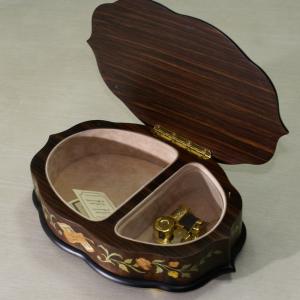 ξύλινο κιβώτιο μουσικής