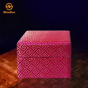 Κόκκινο χρώμα κουτί βαρύ για γυναίκα