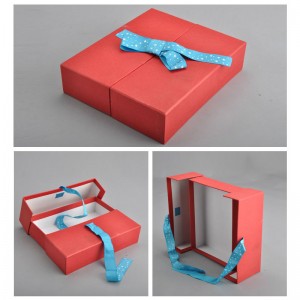 Τυπωμένο χαρτί με κορδέλα