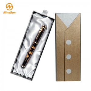 Χρυσό και ασημί κουτί Pen