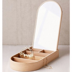 ελάχιστο ξύλινο κουτί κοσμήματος