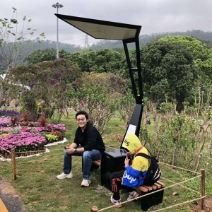 Υπαίθρια διαφήμιση Λύση Smart Solar Bench με φωτισμό LED