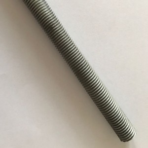 βιδωτή ράβδο