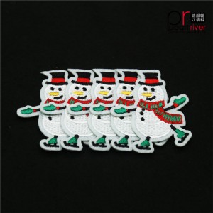 Χριστούγεννα χιονάνθρωπος με πράσινα κοστούμια κεντημένο έμπλαστρο