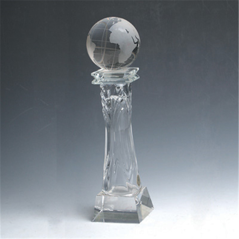 Crystal Trophy με μπάλα στην κορυφή