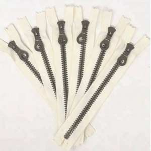 Πλαστικό φερμουάρ Κλειστό άκρο μόδας RIRI δόντια Βαμμένο αυτόματο κλείστρο με κλείδωμα 9