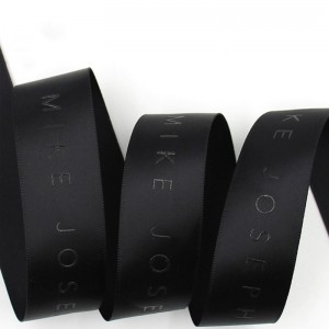 προσαρμοσμένο πολύχρωμο λογότυπο εκτύπωσης ανάγλυφο αλουμινόχαρτο τυπωμένο μαύρο σατέν κορδέλα