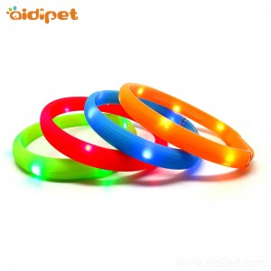 Προσαρμοσμένο εξατομικευμένο λογότυπο σιλικόνης ρυθμιζόμενο οδήγησε Pet σκυλάκι κολάρο κάνει προμήθειες