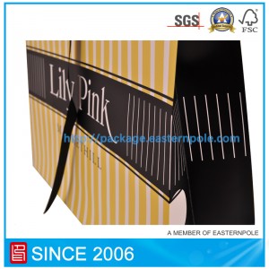 Πολυτελής χάρτινη τσάντα ροζ λουλουδιών με κλείσιμο με κορδέλα