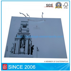 Χάρτινη τσάντα λευκού κραφτ για ρούχα