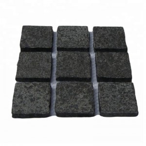 Μαύρη πέτρα βασάλτης από πέτρα