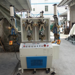 Παπούτσι κάνοντας δύο μηχάνημα ψυχρής και δύο θερμότητας οπισθόφυλλο