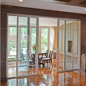 ΣΥΡΟΜΕΝΗ ΠΟΡΤΑ