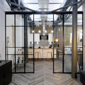 Απλή συρόμενη πόρτα