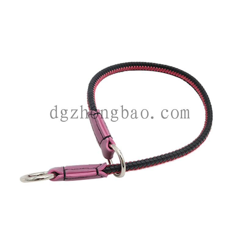 Πλέξη από μικροϊνες με δερμάτινο κολάρο για κατοικίδια