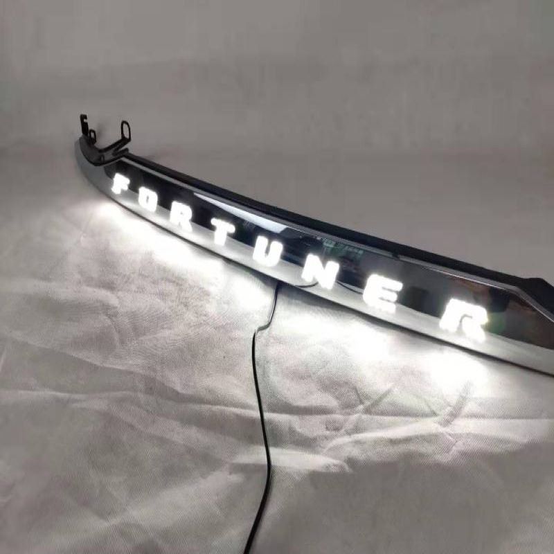 Φανός φρένων για την Toyota Fortuner, γαρνιτούρα με φως για το Toyota Fortuner