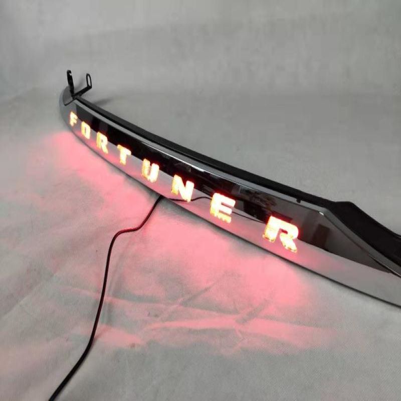 Φανός φρένων για την Toyota Fortuner, γαρνιτούρα με φως για το Toyota Fortuner