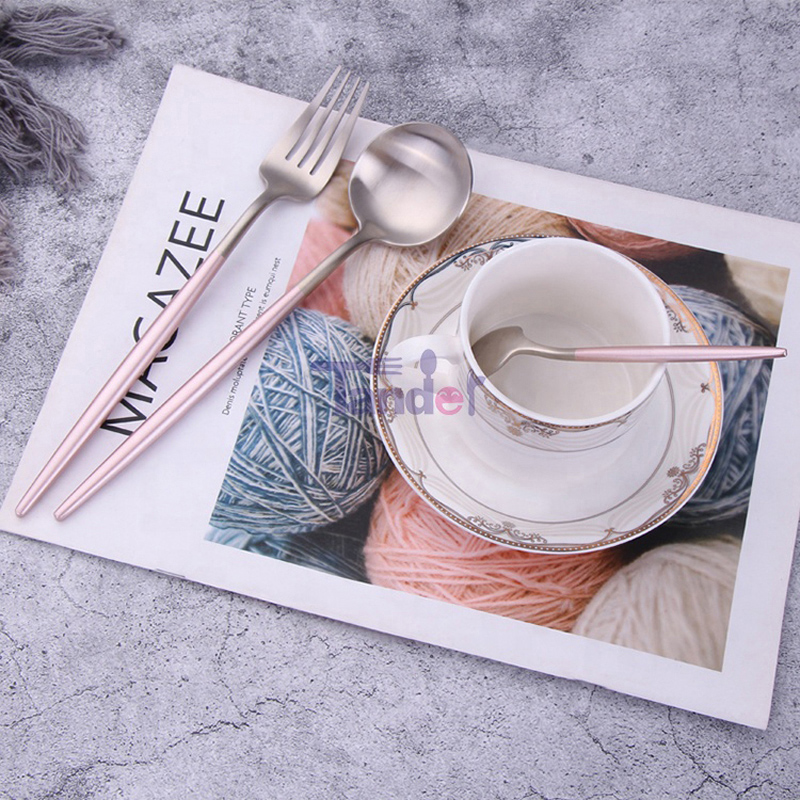 Επιτραπέζια είδη από ανοξείδωτο χάλυβα, πλατφόρμες από ροζ χειρολαβές