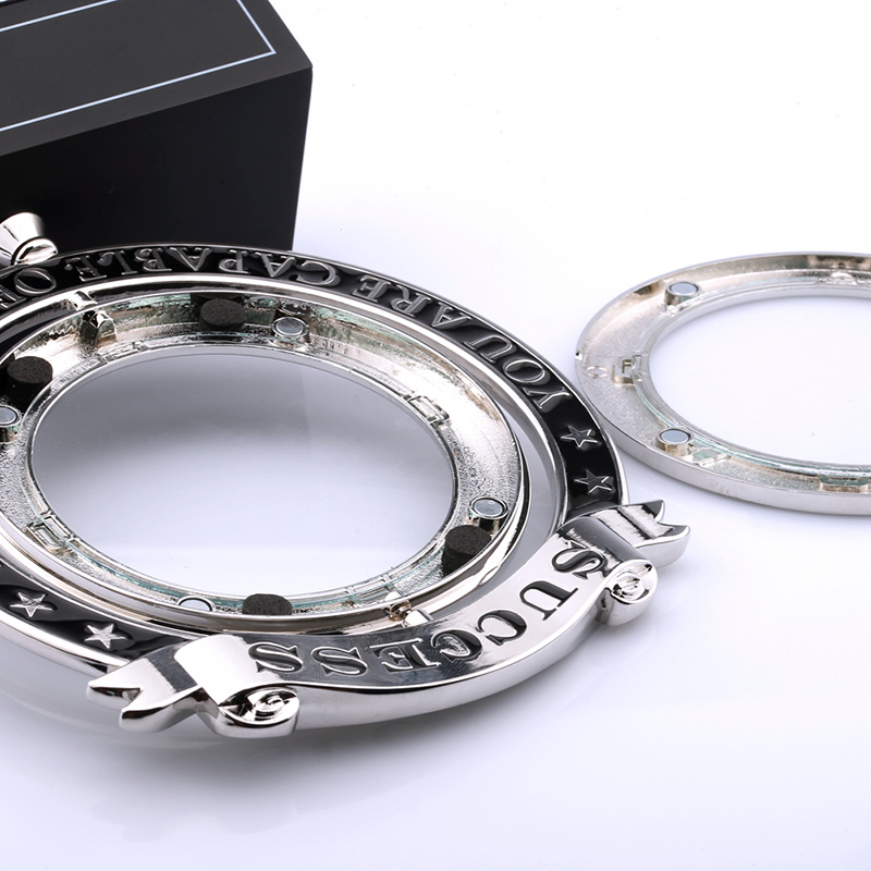 Καλή ποιότητα περιστρεφόμενο φως πλαισίου αλουμινίου ψευδαργύρου με ξύλινη βάση