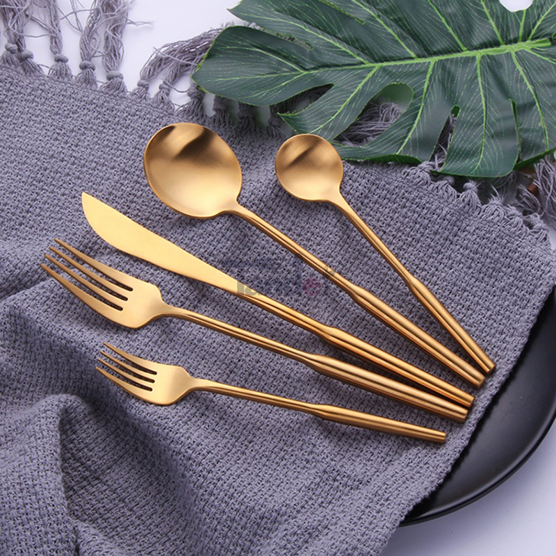 Τιτανίου χρυσού επιχρίσματος Brass Flatware Matt Fine Metal Fork Spoon Knife Matte Gold Cutlery