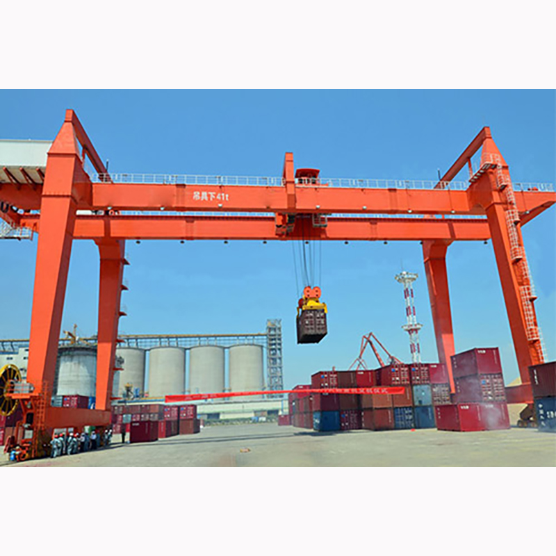 Γερανογέφυρα εμπορευματοκιβωτίων με ράγα