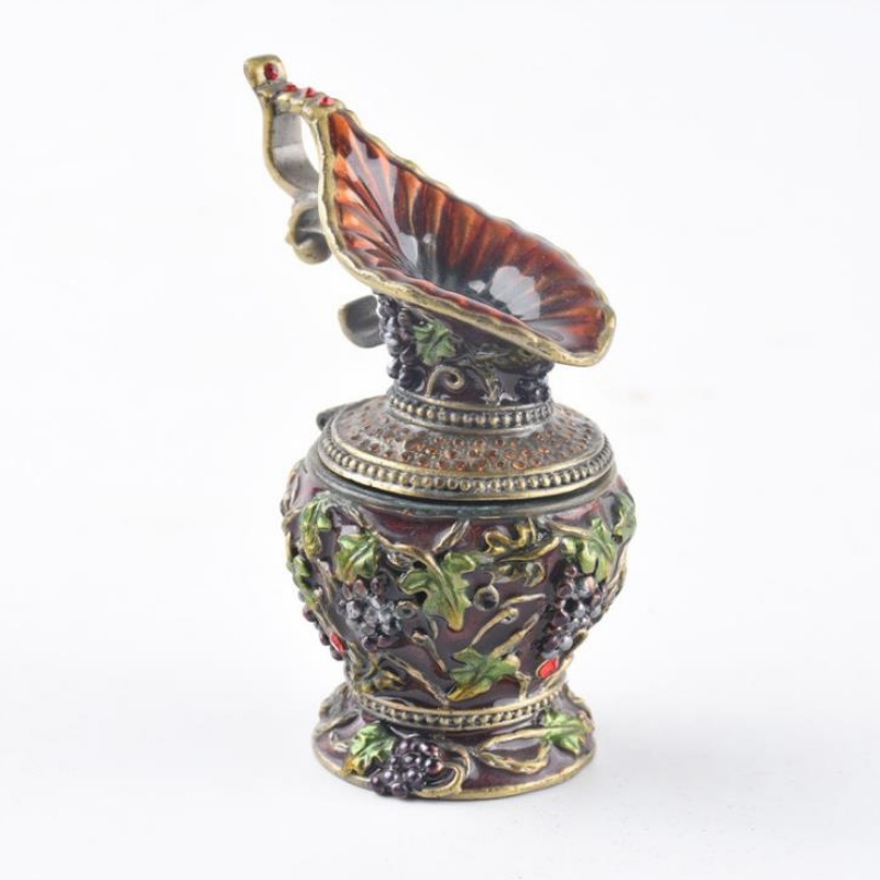 Εργοστάσιο Πηγή: European retro gold decing box dox metal κοσμηματοθήκη