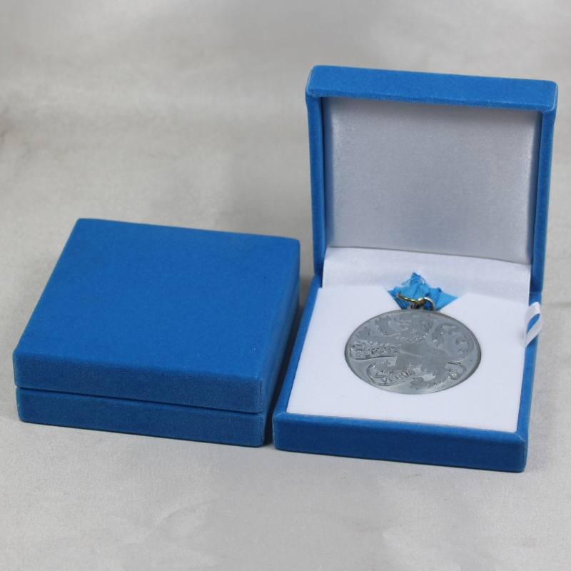 Στοιχείο V-06 τετράγωνο Πλαστικό κουτί Flannelette για κέρμα 50-60 mm, σήμα, μανικετόκουμπα, κλιπ γραβάτας, μετάλλιο, κ.λπ. mm. 88 * 91 * 33, βάρη περ...