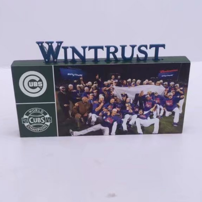 Ξύλινοι κύβοι Wintrust Video Board με φώτα LED