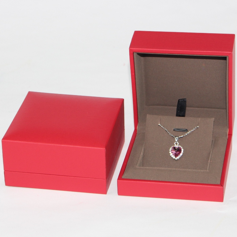 Εξαιρετική συσκευασία κοσμημάτων προσαρμοσμένη υψηλής ποιότητας κόκκινο κόσμημα μενταγιόν κουτί, το μέγεθος είναι 90*90*45mm