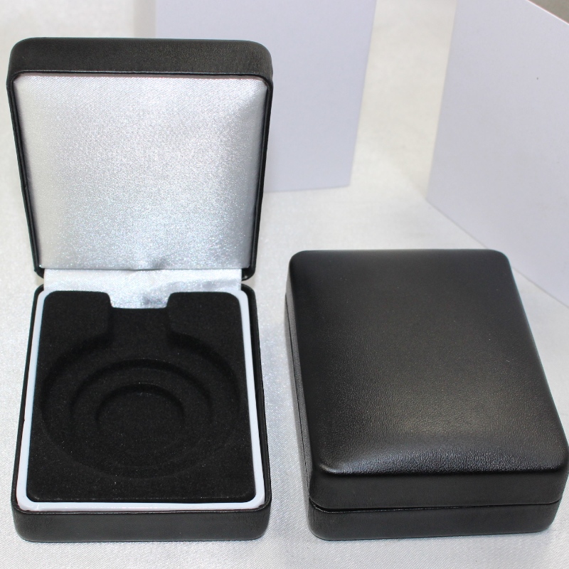 Στοιχείο κουτί μετάλλου T-03 που καλύπτεται από flanelette ή PU Leather για κέρμα 35-50mm, σήμα ＆ μικρό μετάλλιο, κ.λπ. mm.70 * 91 * 35mm, βάρη περίπου 92g