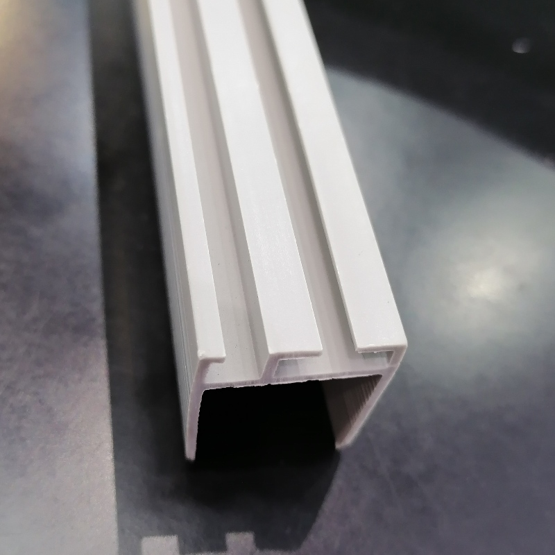 Εγκατάσταση κλειστικών αγωγών υψηλής αντοχής για την κατασκευή ειδικών φαναριών αεραγωγού, φλάντζα U PVC για αγωγό συστήματος αερ...