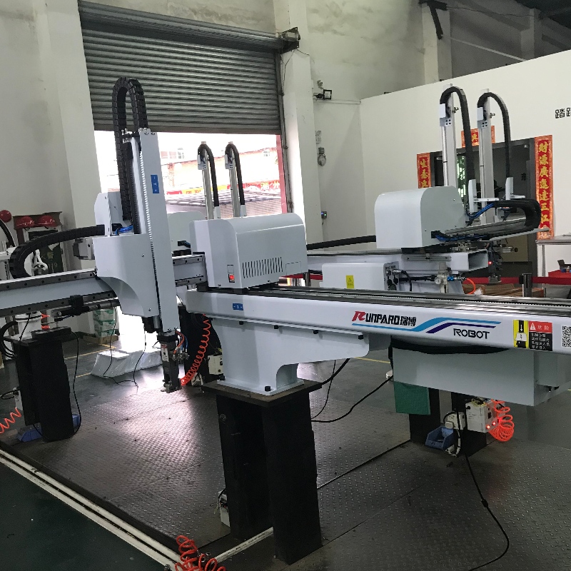 Παραγωγοί απευθείας πλαστικής χύτευσης σειριακών εγχύσεων με καλούπια μηχανικής χειραγώγησης