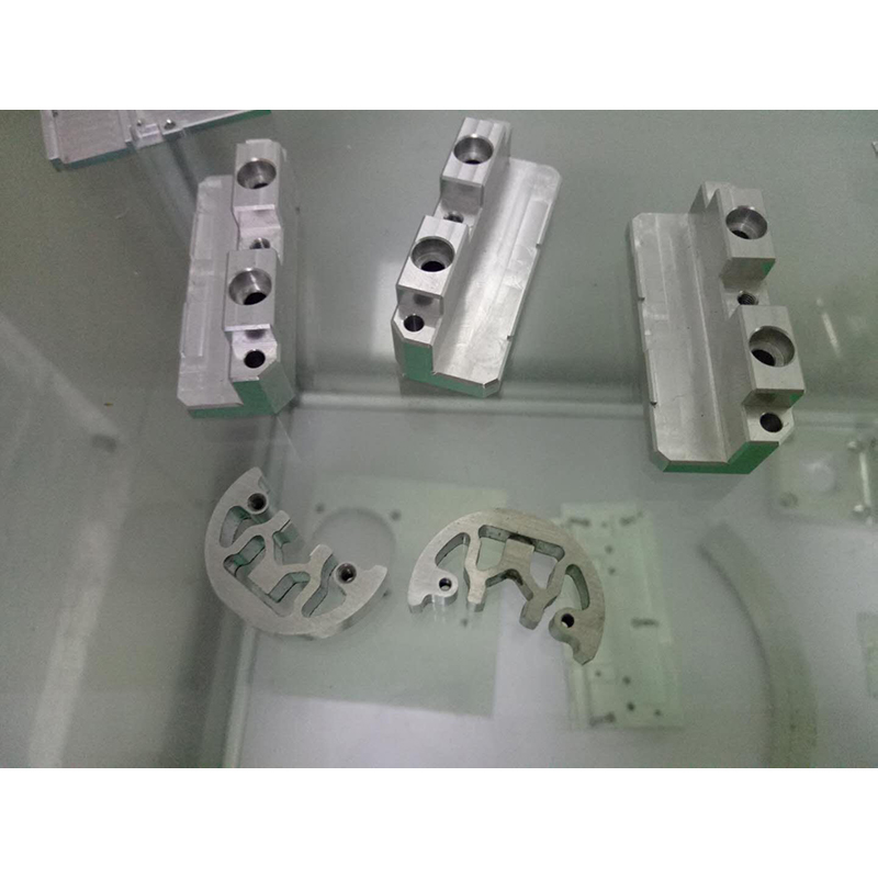 Επεξεργασία εξαρτημάτων CNC για την προσαρμογή