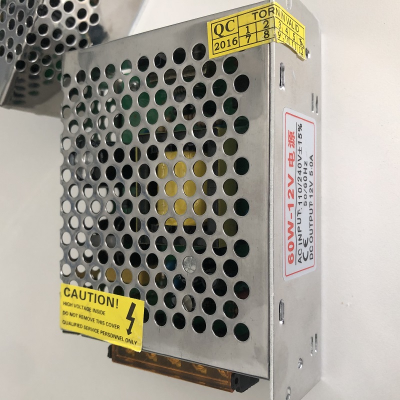 12V 2A 24W Υδατοδοτελής εναλλασσόμενη ισχύς σε λωρίδες συνεχούς ρεύματος καθοδηγούμενος οδηγός