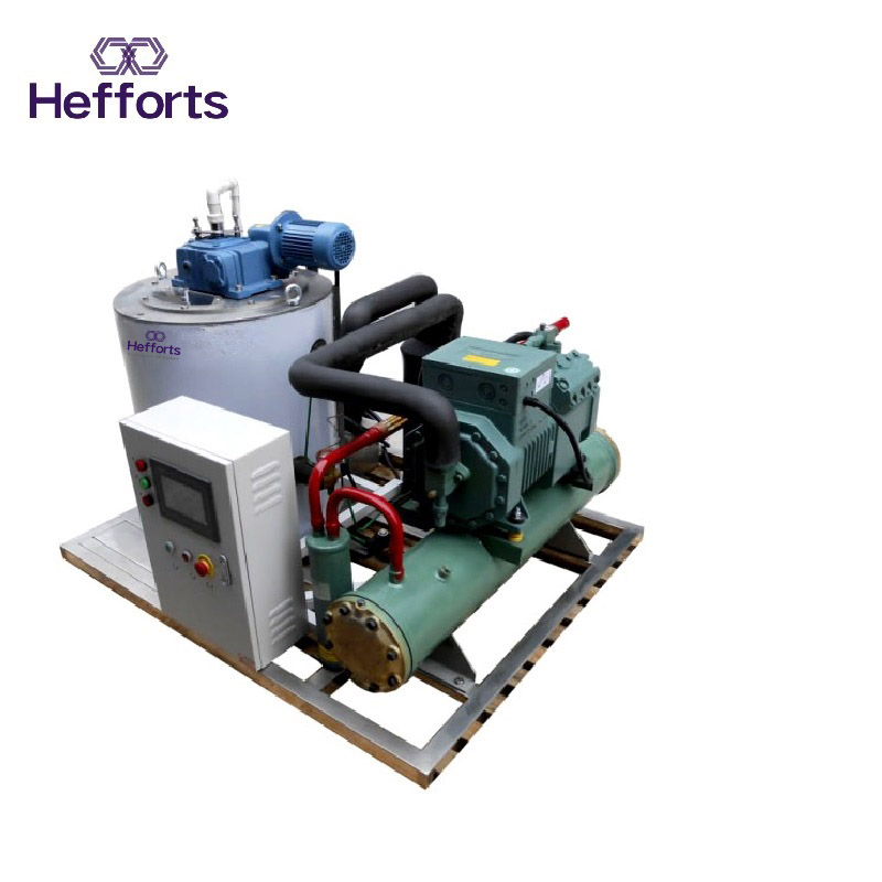 η βάρκα χρησιμοποιεί πέντε τόνους ανά ημέρα μηχανή παραγωγής νιφάδων πάγου