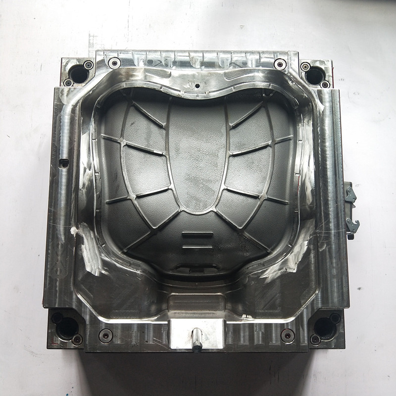 μούχλα κάτω από το σκαμνί