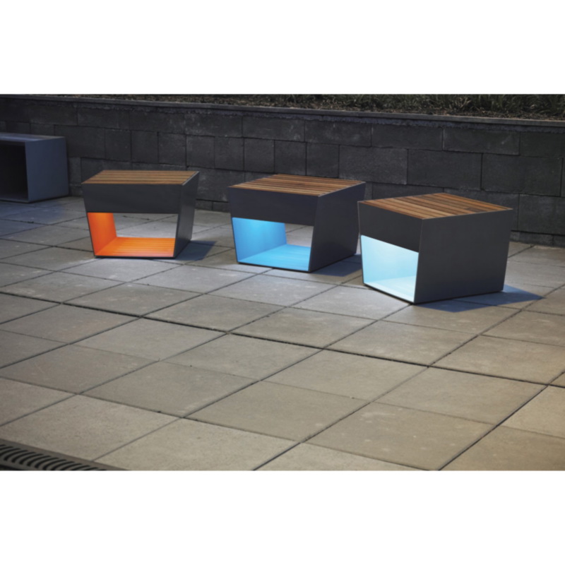 Φτηνές τιμές Σχεδιασμός ποικιλίας WiFi USB Chargring Solar Metal Box