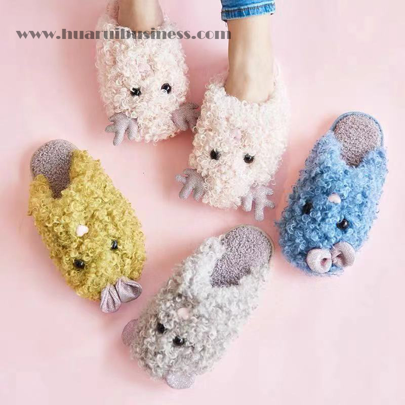 Σκόνη από βελούδο με σόλα σού βελβετίν και σόλα λάτεξ, πάτος με μη ολίσθηση pvc