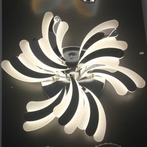 λυχνία με ανώτατο όριο Στάξη κάλυμμα PC με ανθεκτικό στην υπεριώδη ακτινοβολία και κιτρινωπό