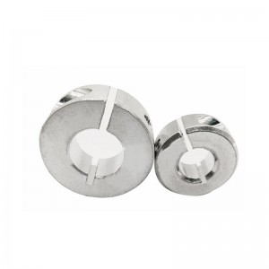 Μηχανή άλεσης CNC που επεξεργάζεται σφιγκτήρα αλουμινίου ταχείας ασφαλίσεως