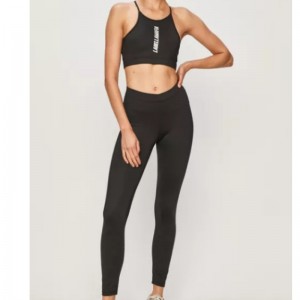 Σκληρό αθλητικό κοστούμι