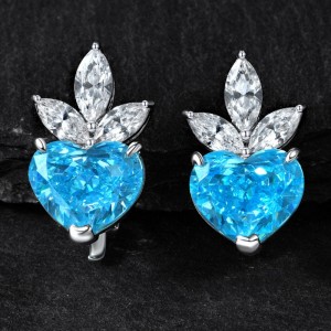 Σκουλαρίκι σε σχήμα καρδιάς σε σχήμα καρδιάς