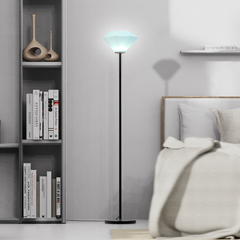 2022 Νέο σκανδιναβικό μινιμαλιστικό σπίτι διακόσμηση δαπέδου, στέλεχος τηλεχειριστηρίου RGB LED LED LAMP, Creative Diamond Dimmable Living Room Outdoor Garden Lamp με σφυρήλατο φωτισμό σιδήρου