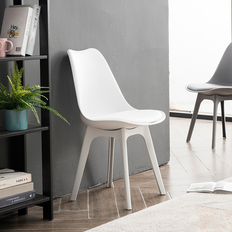 Σκανδιναβικό ύφος που συσσωρεύει τις καρέκλες για τις καυτές καρέκλες καφέ πώλησης συμποσίου