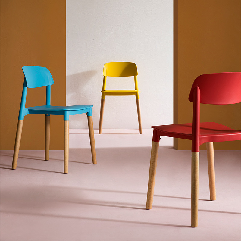 Χονδρική άριστη ποιότητα Έπιπλα καρέκλα ξύλινα τραπεζαρία πλαστικό δερμάτινο μαξιλάρι τροπική τραπεζαρία καρέκλα