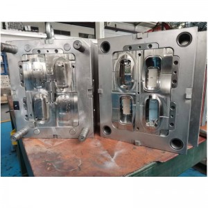 Τρία σύνολα καλουπιών με έγχυση