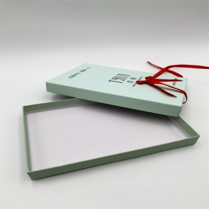 Κουτί δώρου με κορδέλα