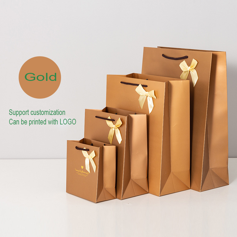 Τραβήξτε μια τσάντα χαρτιού kraft