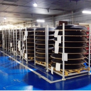 Χαλύβδινα ράφια