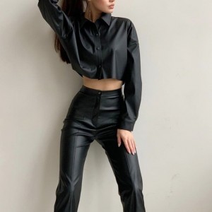 Φθινόπωρο και χειμερινή μοτοσικλέτα σέξι ματ δεδομένο δερμάτινο μικρο-ελαστικό μακρύ μανίκι σύντομο πουκάμισο